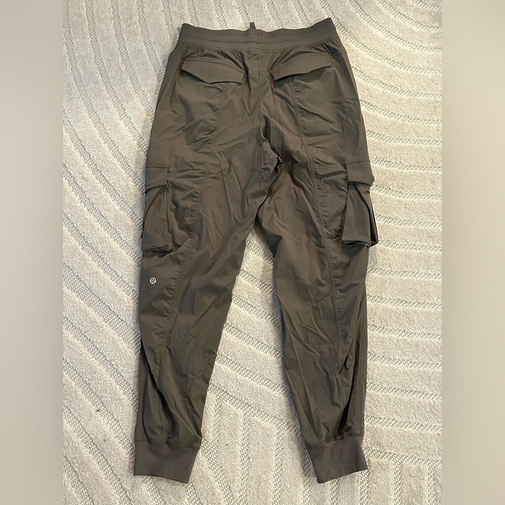 Lululemon Dance Studio Relaxed-Fit Mid-Rise Cargo Jogger in Army Green - S - Picture 7 of 12